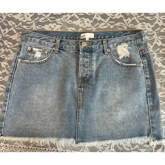 REVOLVE By The Way‎ Distressed Denim Skirt Size 30 - Picture 1 of 6